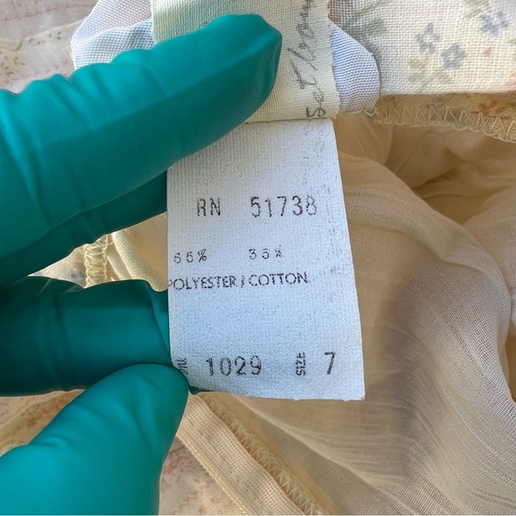 Vintage Jr. Station Charming two piece, Cream Floral Dress Jr. Size 7 - Picture 7 of 12